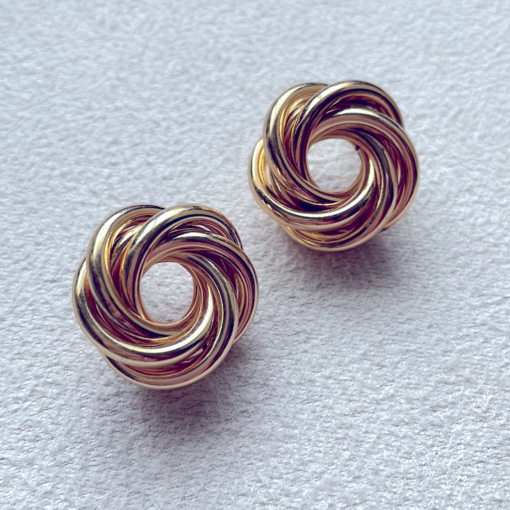 Biggie Gold Knot Studs 12$